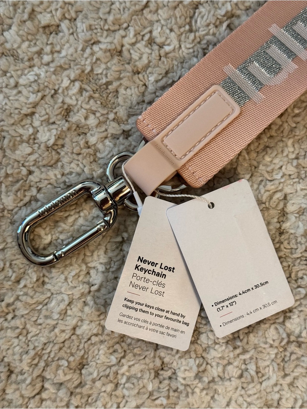 Lululemon Never Lost Keychain in pink mist/silver - NWT - Picture 2 of 3
